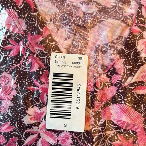 The Loft Rainforest Everyday V-Neck Tee Size S in Italian Plum NWT and in packa - Picture 5 of 6